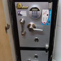 گاوصندوق دو طبقه با رمز دیجیتال