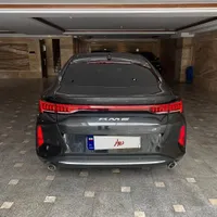 کی‌ام‌سی J7، مدل ۱۴۰۲
