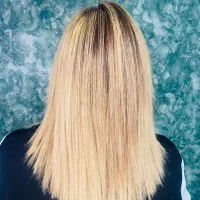 رنگ مو،مش،شینیون،مژه، ناخن و اپیلاسیون سالن ماهک