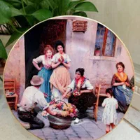 دیوارکوب دور قاب طلایی