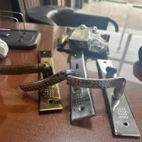 دستگیره و قفل