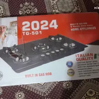 هود و اجاق گاز. اشپزخانه