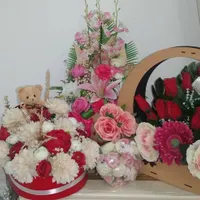 دسته گل و سبد های گل مصنوعی بسیار زیبا