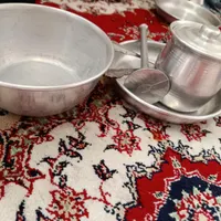 مقداری ظرف آبگوشت کاسه قاشق چنگال|ظروف پخت‌وپز|تبریز, |دیوار