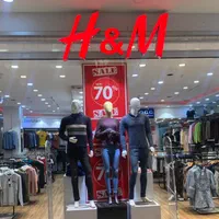 استخدام فروشنده خانم واقا