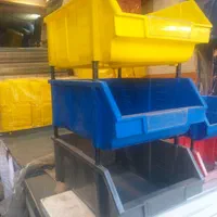 مجموعه از پ ا ل ت پلاستیکی و قفسه تولیدی pallet|عمده‌فروشی|تهران, خرمشهر|دیوار