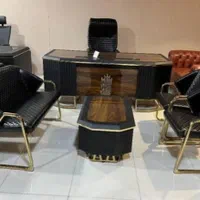 مبل چستر روکش چرم براق کلاسیک مدرن چوب فلز فوم