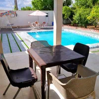 باغ ویلا سرسبز در مکانی دنج و آرام|اجارهٔ کوتاه‌مدت ویلا و باغ|هشتگرد, هشتگرد قدیم|دیوار