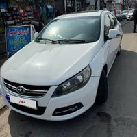 جک J5 اتوماتیک 1800cc، مدل ۱۳۹۳
