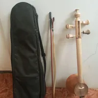 کمانچه پشت باز لری|سازهای سنتی|دهلران, |دیوار