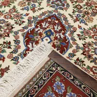 فرش دستباف هفت‌چارک نقشه قم لچک‌ترنج کرم گل‌ابریشم|فرش|تهران, بازار|دیوار