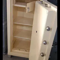 گاوصندوق دسگیره‌ پنچ‌پره‌ گنجینه|ابزارآلات|اسلام‌شهر, |دیوار