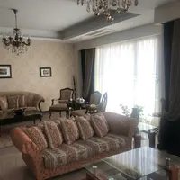 ۸۰ متر_چهارباغ_رو به افتاب