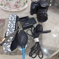 دوربین کنون1100dلنز ۳۵-۸۰ کیف و دمنده باد دستی|دوربین عکاسی و فیلم‌برداری|تهران, دروازه شمیران|دیوار