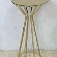 میز کنارسالنی ِطلایی