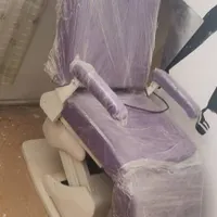 یونیت و تعدادی صندلی