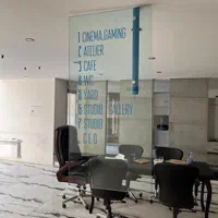 اجراانواع شیشه سکوریت لمینت شیشه ضد گلوله وفرم دار|خدمات پیشه و مهارت|مشهد, وکیلآباد|دیوار