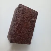 صندوقچه چوبی کنده کاری شده
