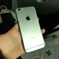 اپل iPhone 6 با حافظهٔ ۶۴ گیگابایت