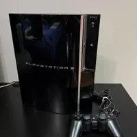 یک دستگاه پلی استیشن ps3 کاملا درحد تمیز یک دسته