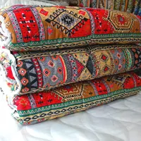 تشک سنتی برای باغ ویلا