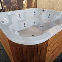 جکوزی هشت نفره