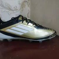 کفش فوتبال استوک دار آدیداس f50 سایز ۴۳