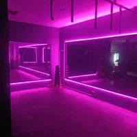 مربی ژیمناستیک خانم برای خردسالان