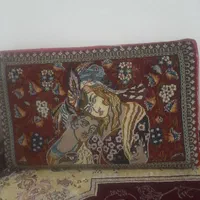 پشتی دست باف در حد نو