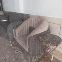 مبل چستر پایه استیل و میز بزرگ و سه میز عسلی
