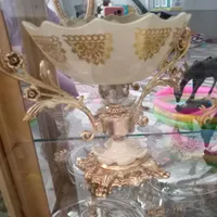 ظروف پذیرایی تزئینی داخل گنجه