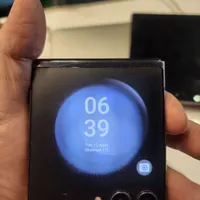 سامسونگ Galaxy Z Flip5 با حافظهٔ ۲۵۶ گیگابایت