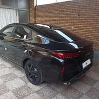 کی ام سی J7