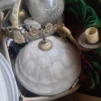 دوعدد لوستر برنجی و یک بلور دستساز