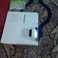 ویدیو پروژکتور پاناسونیک فاصله نزدیک تا پرده|تلویزیون و پروژکتور|همدان, |دیوار