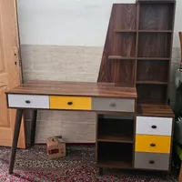 میز تحریر کتابخانه دار