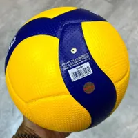 توپ والیبال اورجینال میکاسا مدل Mikasa V200w|ورزش‌های توپی|اصفهان, علی قلی آقا|دیوار