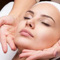فشیال و پاکسازی صورت|خدمات آرایشگری و زیبایی|اصفهان, رزمندگان|دیوار