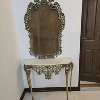 خریدار کنسول واینه وشمدان برنزی ولوستر وغیره|بوفه، ویترین، کنسول|تهران, فلسطین (میدان انقلاب)|دیوار