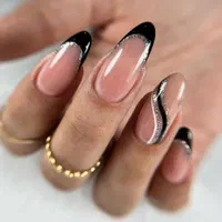 آموزش کاشت ناخن تخصصی|خدمات آرایشگری و زیبایی|مشهد, عبادی|دیوار