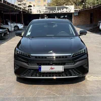 کی‌ام‌سی J7، مدل ۱۴۰۳