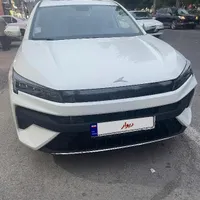 کی‌ام‌سی J7، مدل ۱۴۰۲