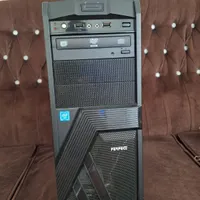کیس کامپیوتر و کیبورد