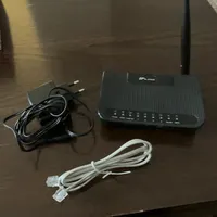 تعدادی مودم خانگی ADSL و یک عدد سیمکارت خور