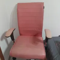 صندلی چرخدار صورتی