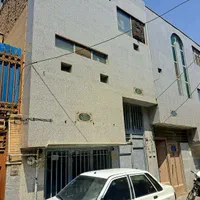 فروش۶۰مترمسکونی طبقه اول دارای خواب وپارکینگ خودرو