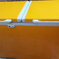 رنگ های زیبا و فریزر صندوقی با رنگ کوره ای