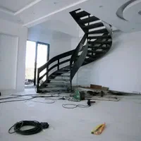 پله گرد و پیچ فلزی و مدرن در یزد پله