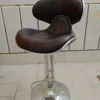 صندلی چرمی پایه فلزی