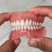 («دندانسازی زاهدی»)